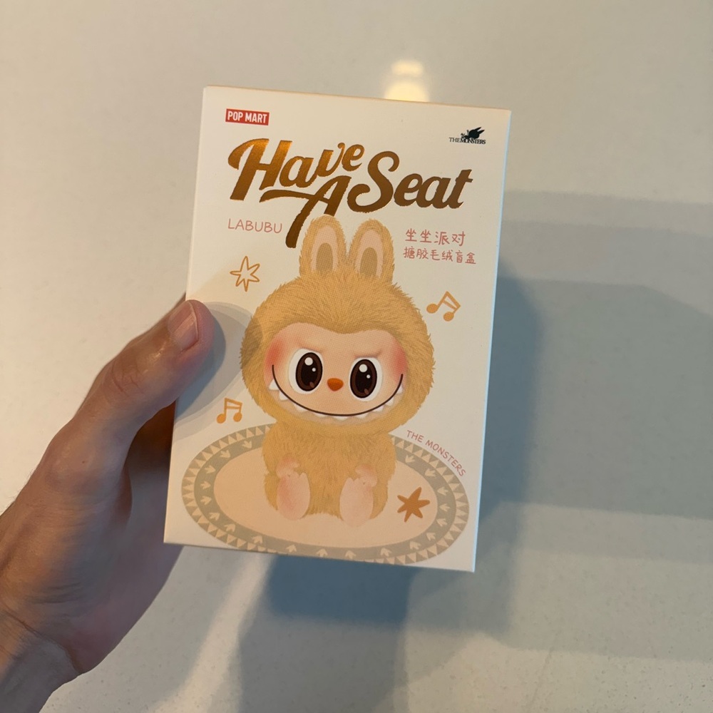 Have a Seat Labubu POP MART NEW